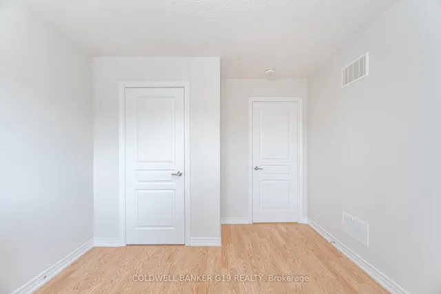 Additional image 26 of 43 Midcrest Circ