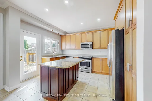 Additional image 11 of 495 Willmott Cres