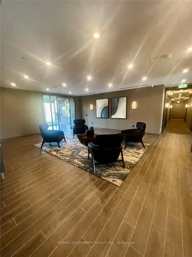 Additional image 6 of 460 Dundas St Unit 703