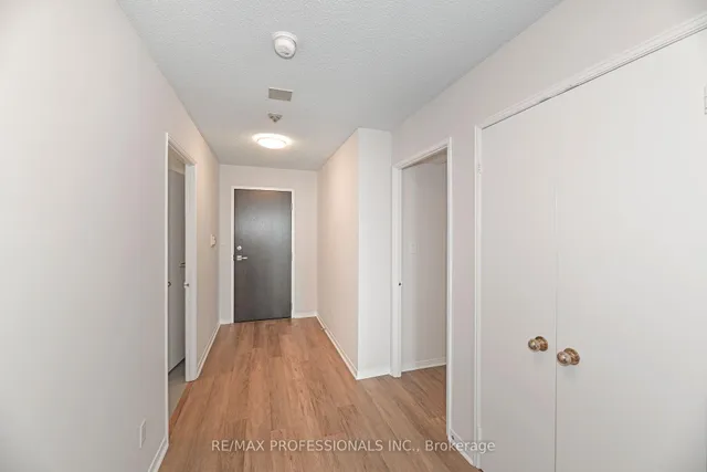 Additional image 2 of 2269 Lakeshore Blvd Unit 2004