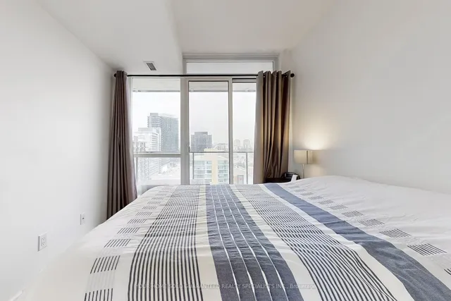 Additional image 18 of 33 Singer Crt Unit 1907