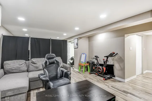 Additional image 27 of 38 Gainsborough Rd