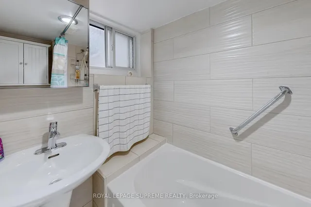 Additional image 29 of 157 Emerson Ave