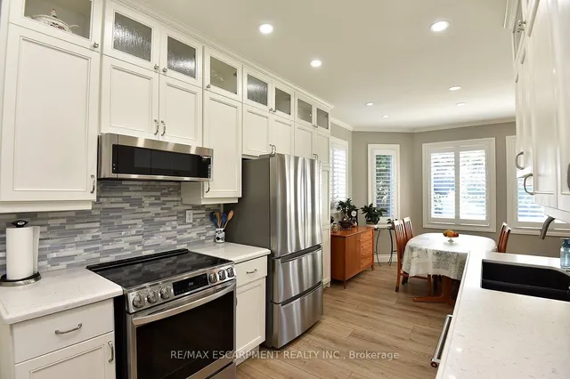 Additional image 15 of 241 SILVERBIRCH Blvd