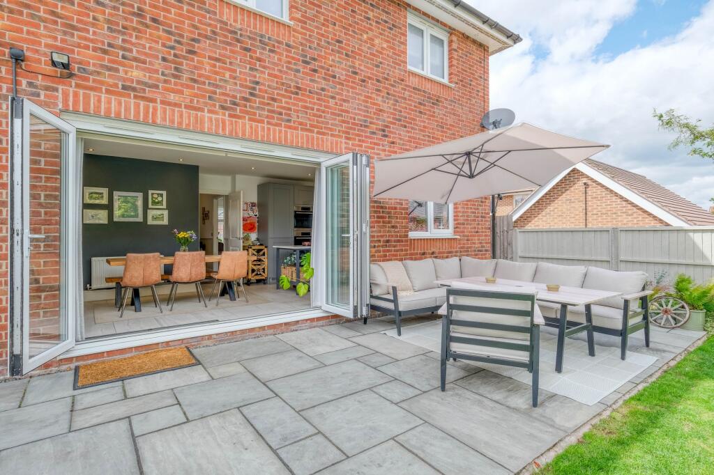 Additional image 26 of Oakengates Close, Webheath, B97