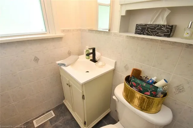 Additional image 19 of 33 Burwell Ave