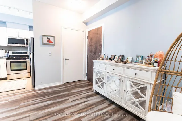 Additional image 3 of 16 Yonge St Unit 2407