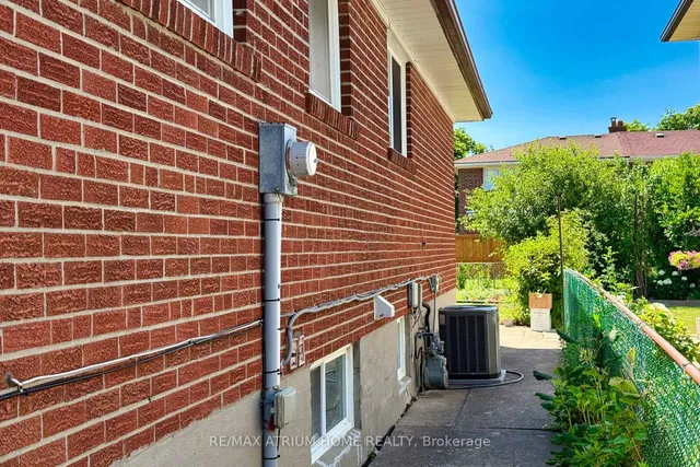 Primary image of 37 Warfield Dr