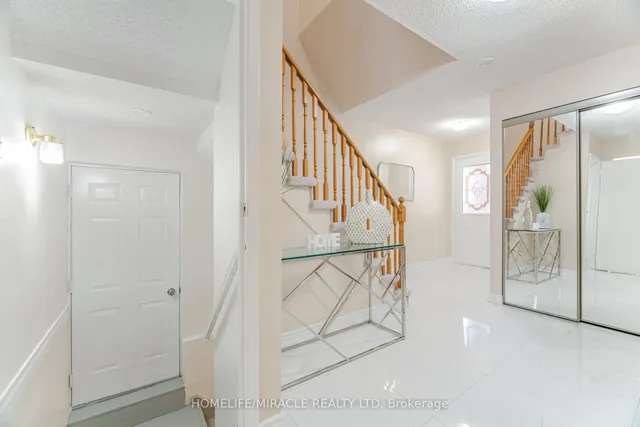 Additional image 30 of 27 Jay St