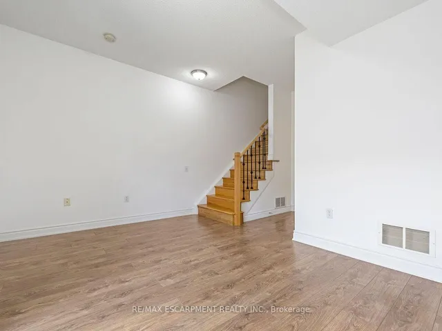 Additional image 33 of 5080 Fairview St Unit 15