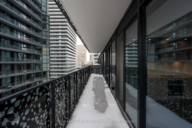 Additional image 31 of 55 Charles St Unit 2206