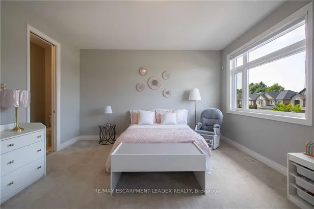 Additional image 37 of 19 SECINARO Ave