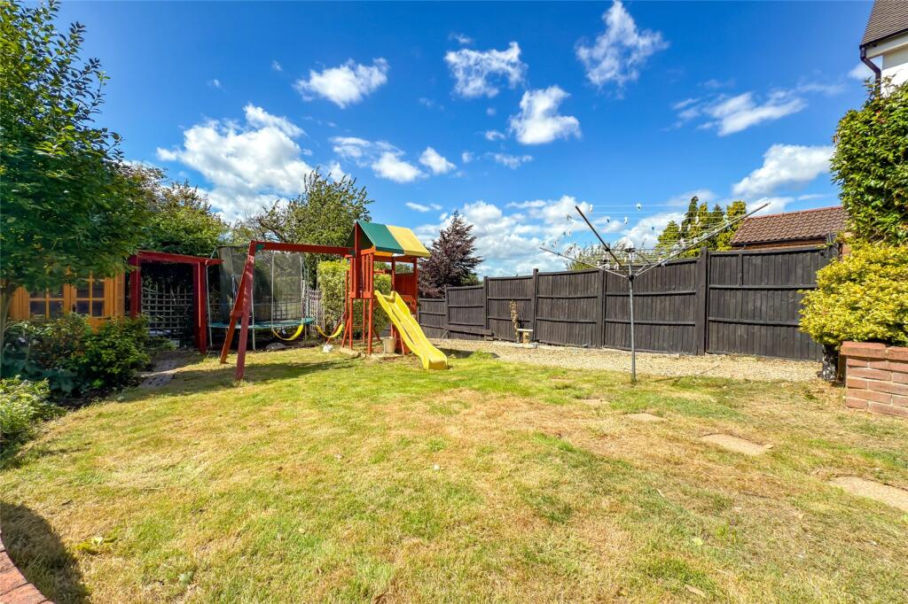 Additional image 11 of Mount Drive, Park Street, St. Albans, Hertfordshire, AL2