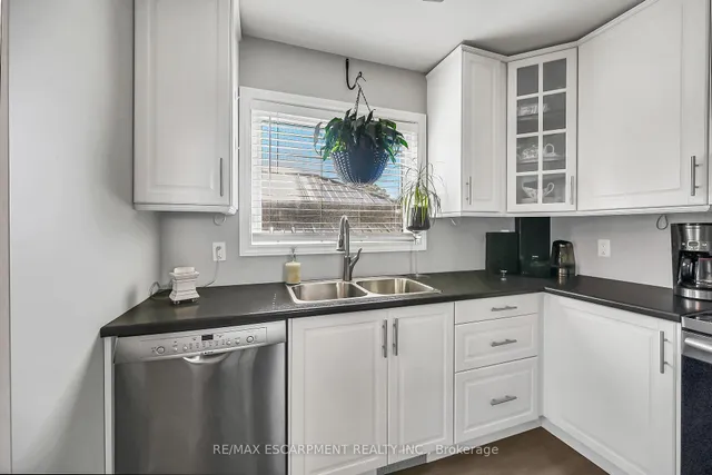 Additional image 16 of 533 Cochrane Rd