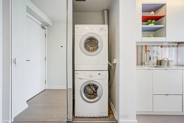 Additional image 32 of 101 Peter St Unit 3710