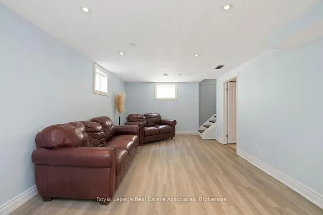 Additional image 21 of 107 Court St