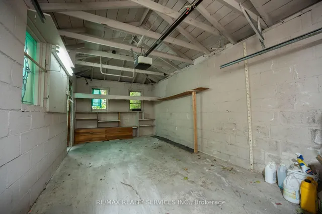 Additional image 37 of 187 Gladstone Ave