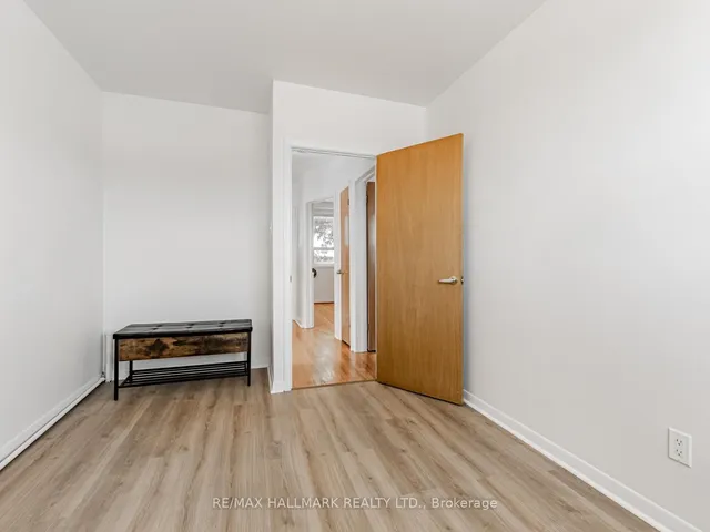 Additional image 20 of 31 Woodenhill Crt