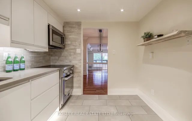 Additional image 7 of 62 Wellesley St Unit 702