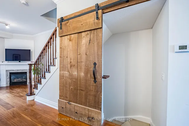 Additional image 4 of 5080 Fairview St Unit 42