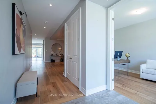 Additional image 3 of 19 SECINARO Ave