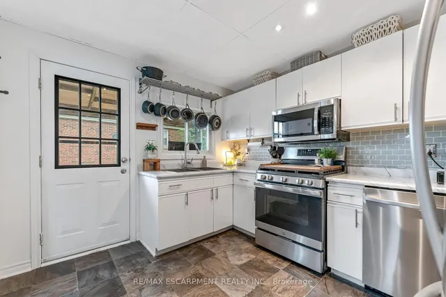 Additional image 16 of 588 Cochrane Rd