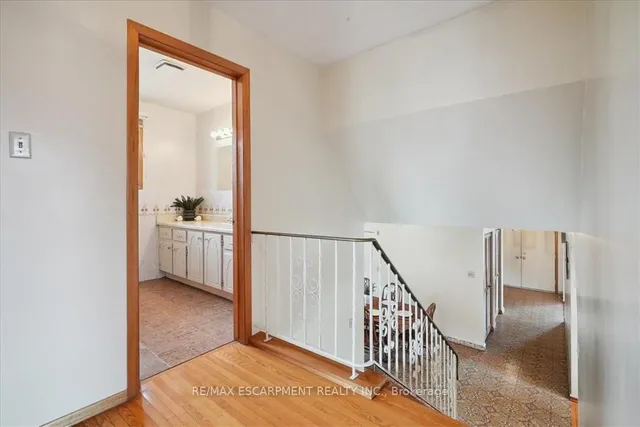 Additional image 23 of 100 Taymall St