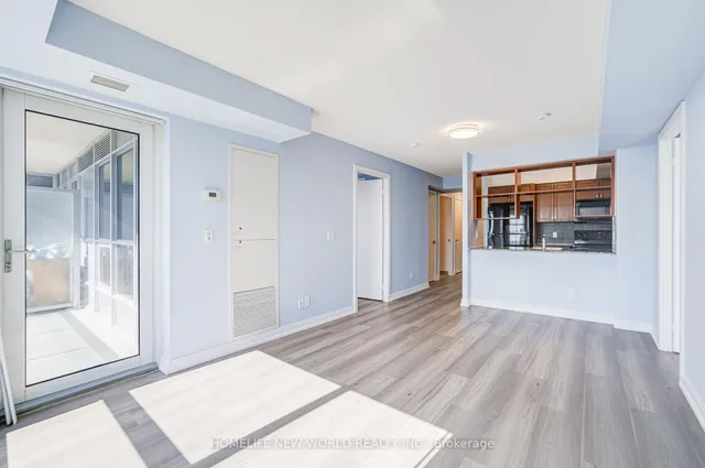 Additional image 18 of 181 Village Green Sq Unit 1815