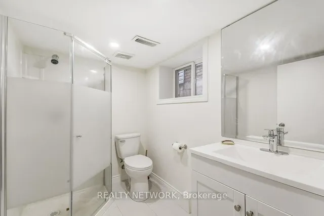 Additional image 34 of 88 Rosslyn Ave