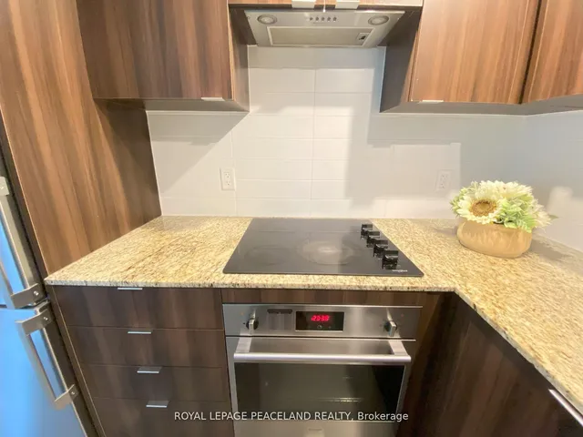 Additional image 24 of 225 Village Green Sq Unit 410