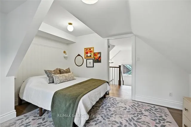 Additional image 29 of 112 Chedoke Ave