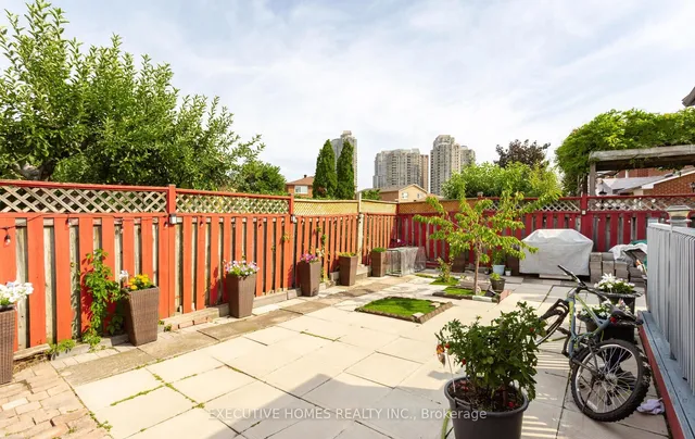 Additional image 37 of 161 Kingsbridge Garden Circ