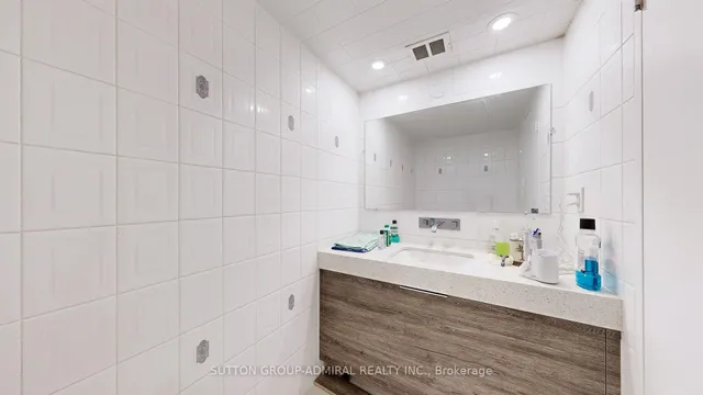 Additional image 27 of 25 Sunrise Ave Unit 1603