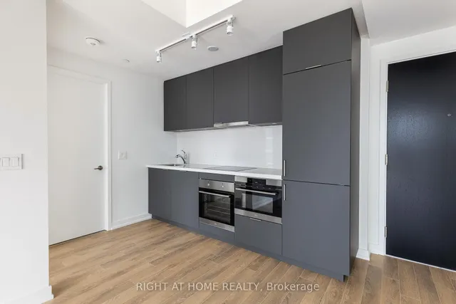 Additional image 8 of 158 Front St Unit 714