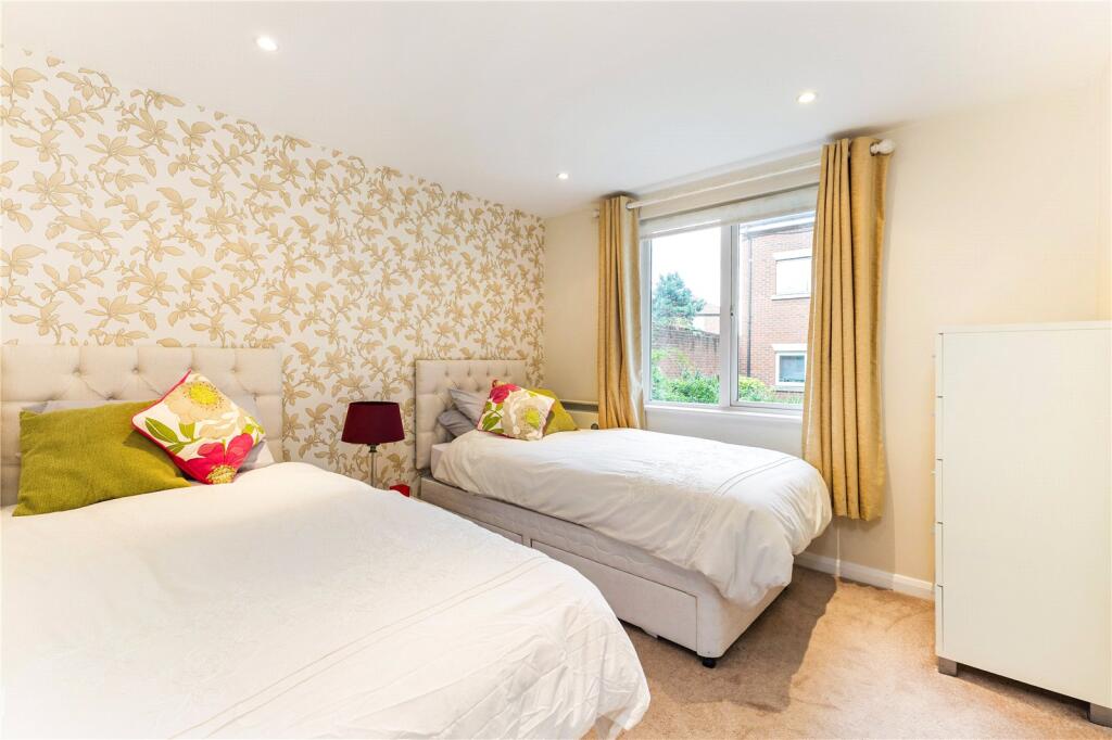 Additional image 11 of Roundwood Lane, Harpenden, Hertfordshire, AL5