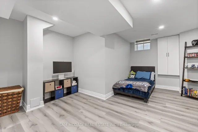 Additional image 38 of 1755 Crately Crt