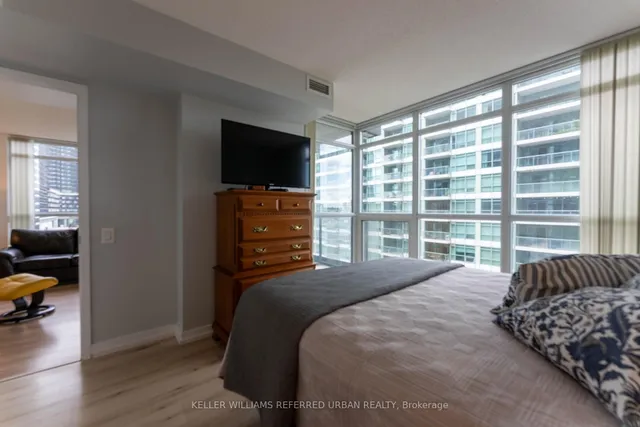 Additional image 10 of 19 Singer Crt Unit 717