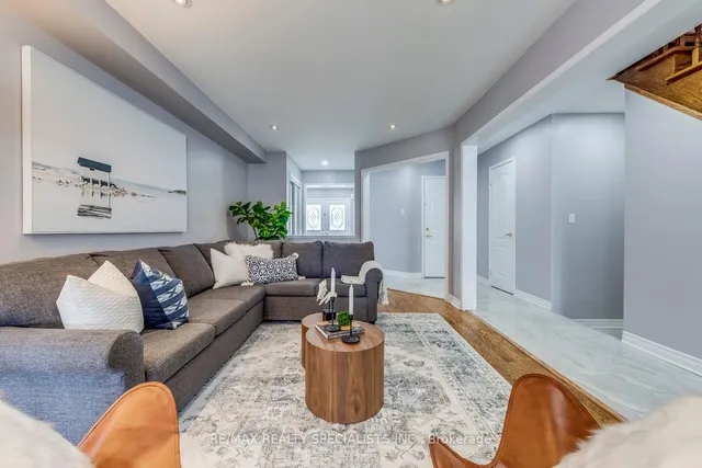 Additional image 8 of 658 Rossellini Dr