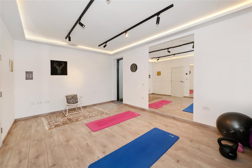 Additional image 7 of West Riding, Bricket Wood, St Albans, AL2