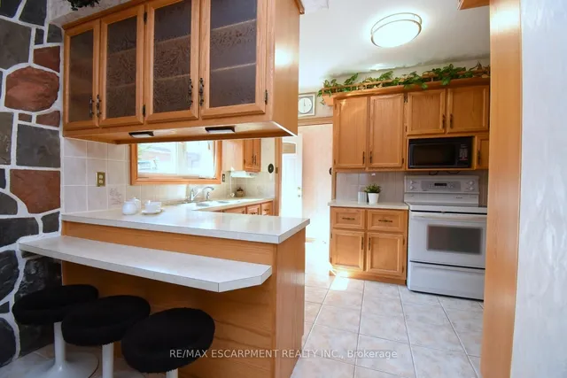 Additional image 13 of 33 Dubarry Blvd