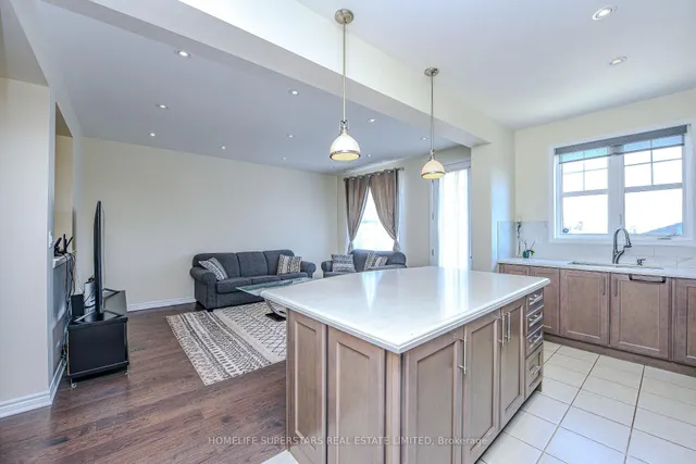 Additional image 20 of 1395 Chretien St