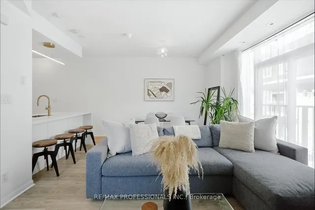 Additional image 9 of 32 Stadium Rd Unit 325