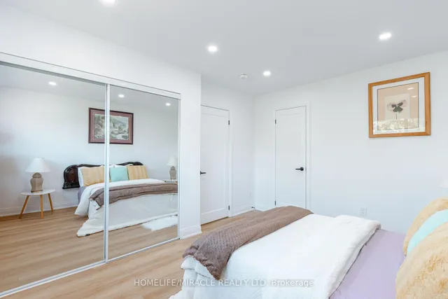 Additional image 25 of 3594 Laddie Cres