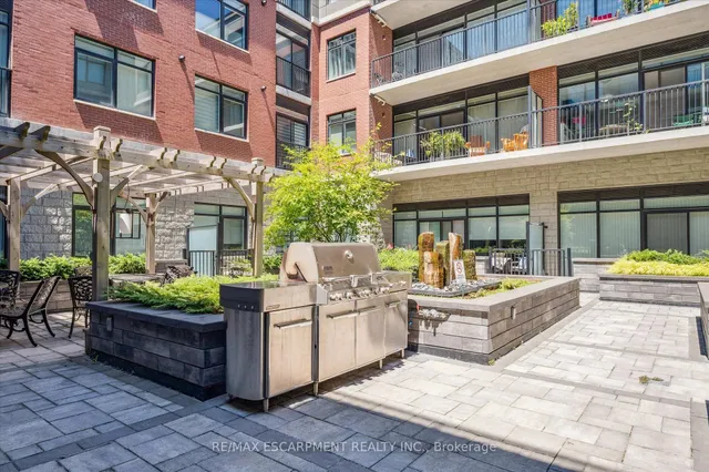 Additional image 25 of 1 Redfern Ave Unit 102