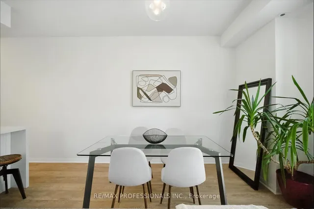 Additional image 11 of 32 Stadium Rd Unit 325