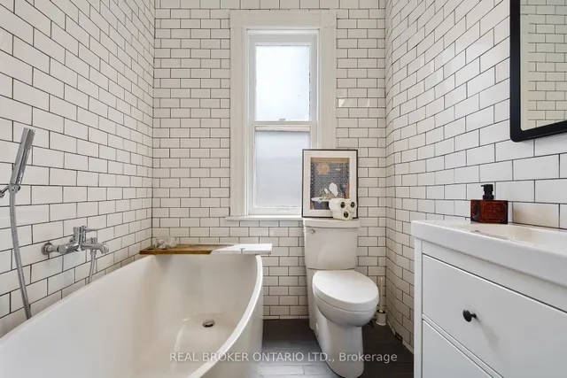 Additional image 24 of 164 Catharine St