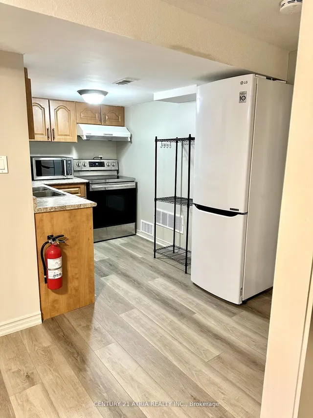 Additional image 21 of 6083 Rowers Cres