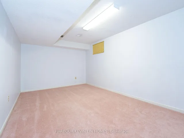 Additional image 39 of 18 Whitman St