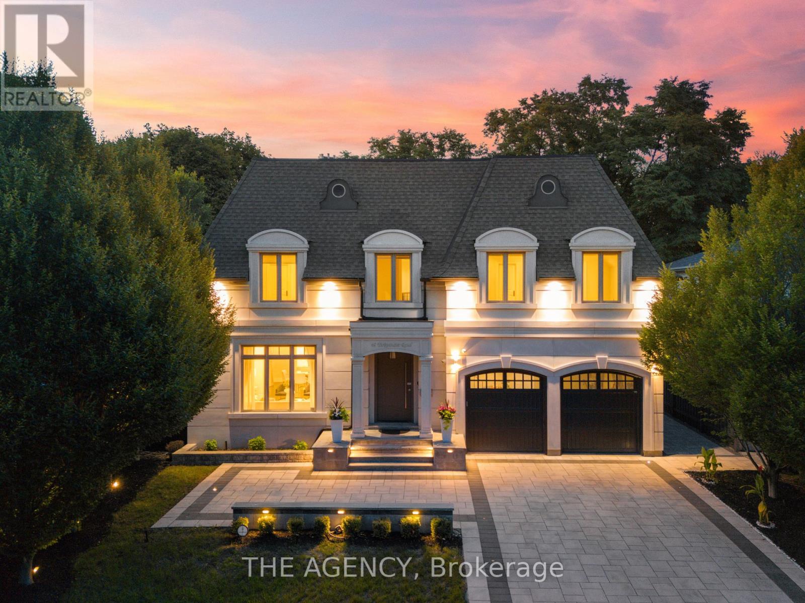 Property image for 48 YORKMINSTER ROAD|Toronto (St. Andrew-Windfields), Ontario M2P1M3