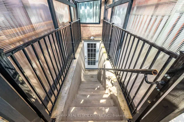 Additional image 38 of 46 LAKEFIELD Rd